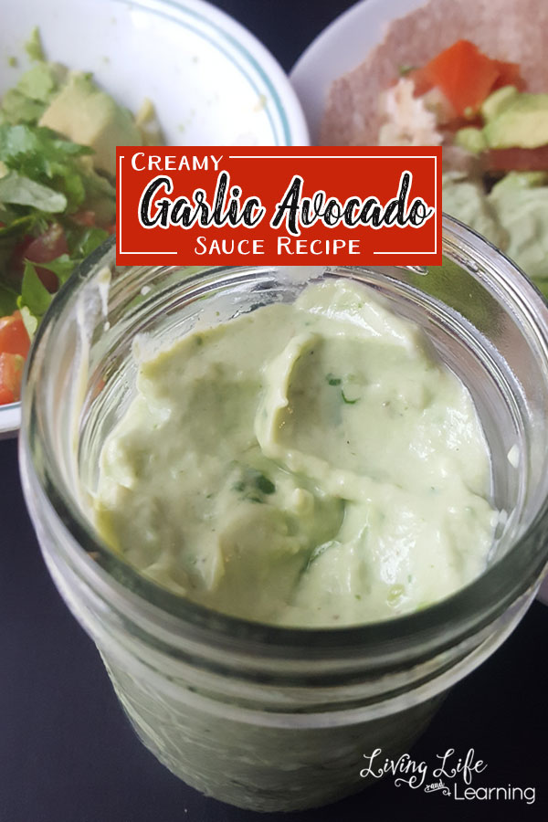 Creamy Garlic Avocado Sauce Recipe that you can use to spice up your favorite tacos, fajitas, sandwiches and burger recipes.