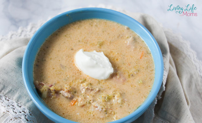 bowl of cheese broccoli soup