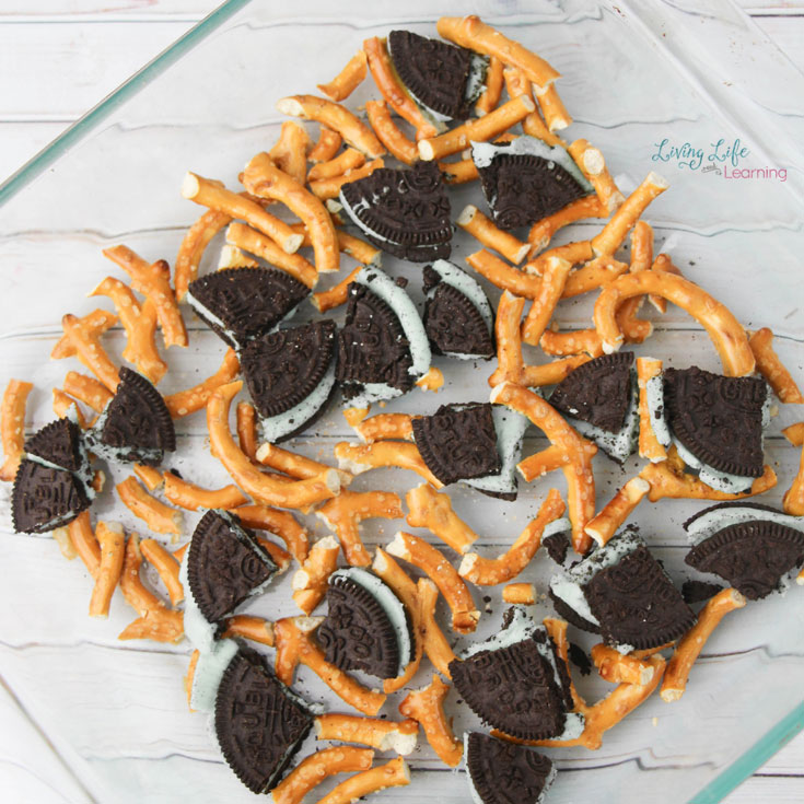 unicorn oreo pretzel bark recipe 