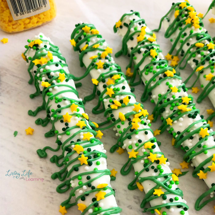 St. Patrick's Day Pretzel Rods 