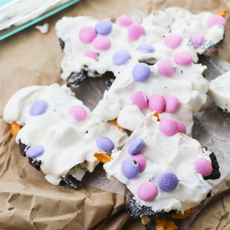 yummy unicorn oreo pretzel bark