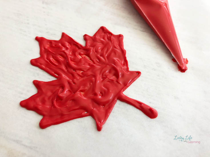easy Canada cupcake decoration with icing