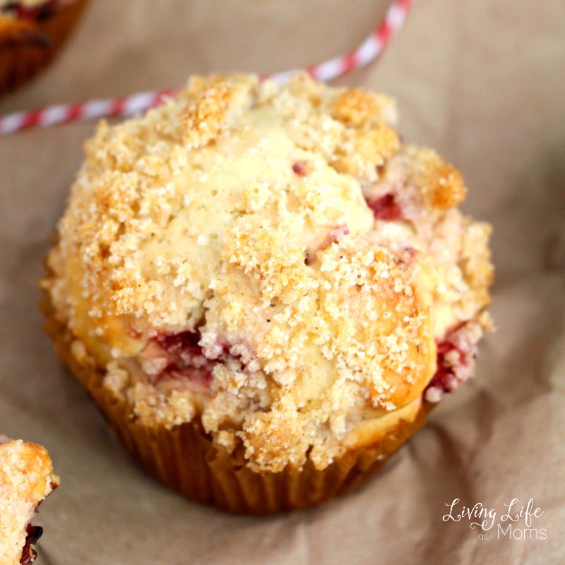 Strawberry Crumble Muffins