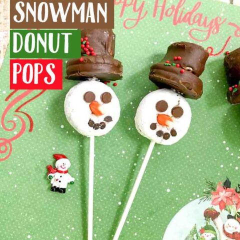 These Snowman Donut Pops are a simple and fun holiday treat that the entire family will love! No baking required, you'll fall in love with the taste and look of these edible snowmen! #snowman #donuts #ovenfree #holidaytreats #Christmas