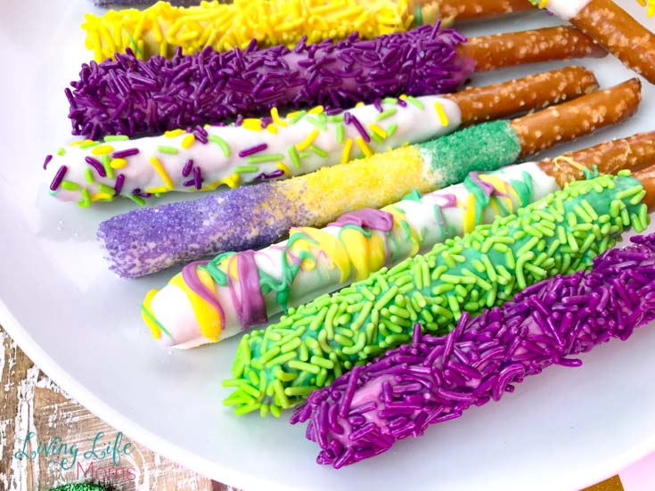 Mardi Gras Dipped Pretzel Rods 