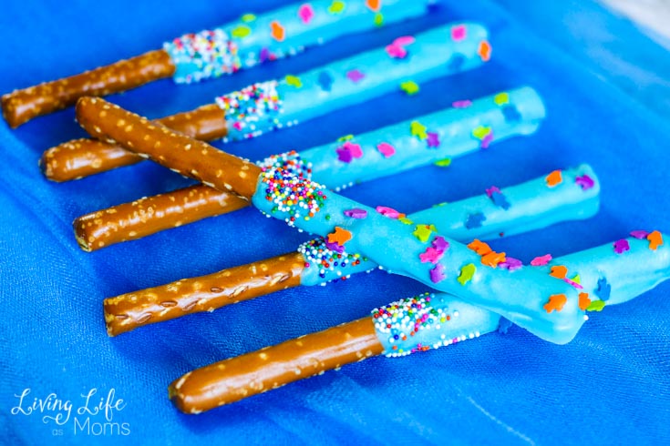 Ocean Themed Dipped Pretzel Rods 