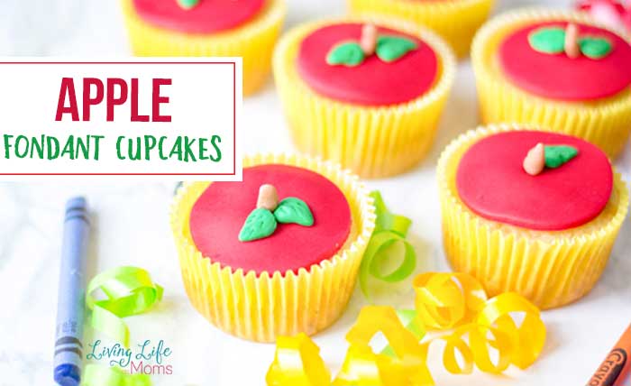 Simple Apple Fondant Cupcakes 