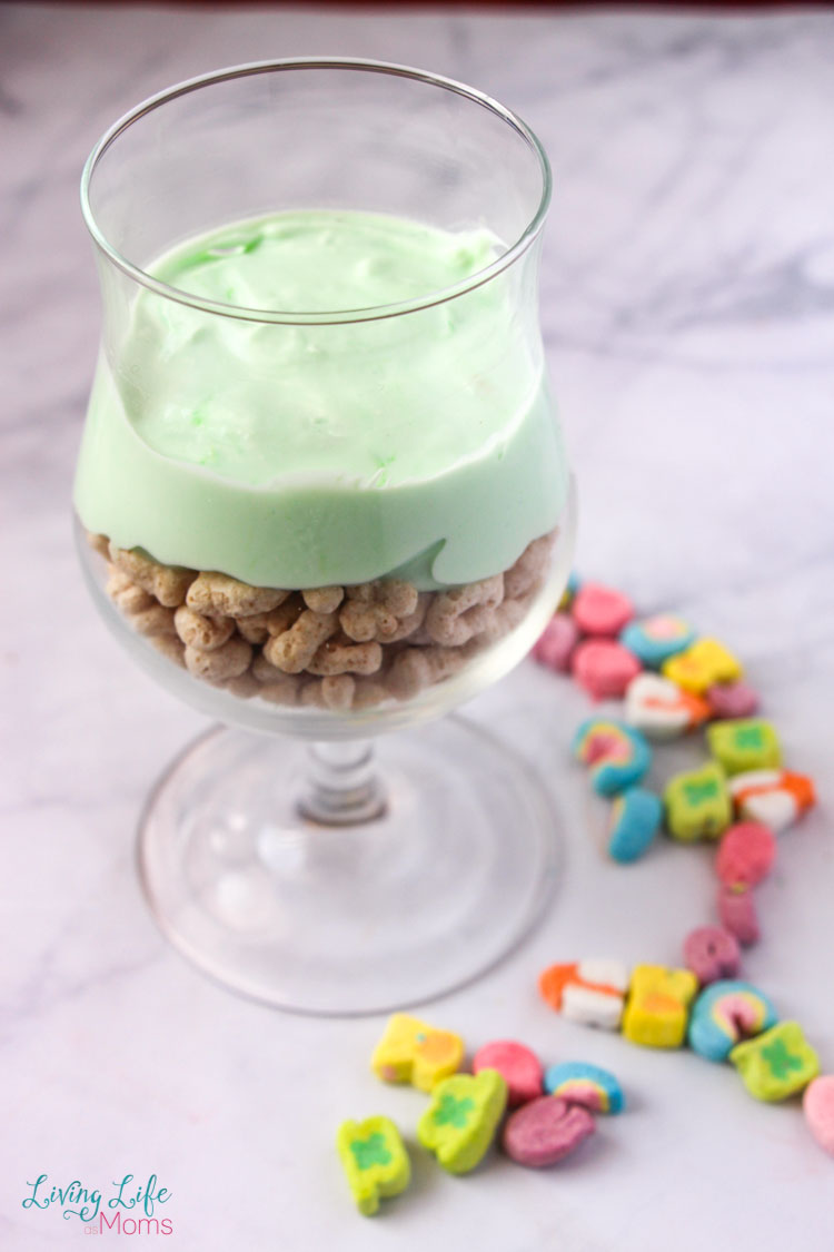 Lucky Charms yogurt parfait tutorial