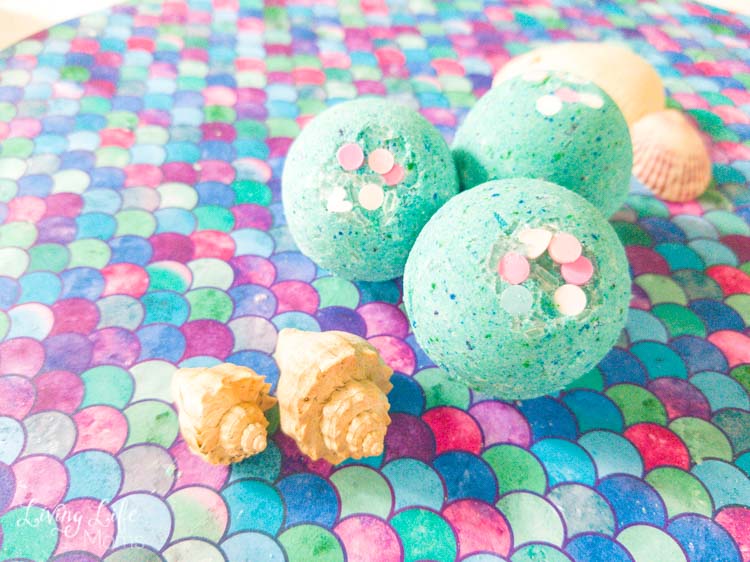 DIY Mermaid Bath Bomb Tutorial 