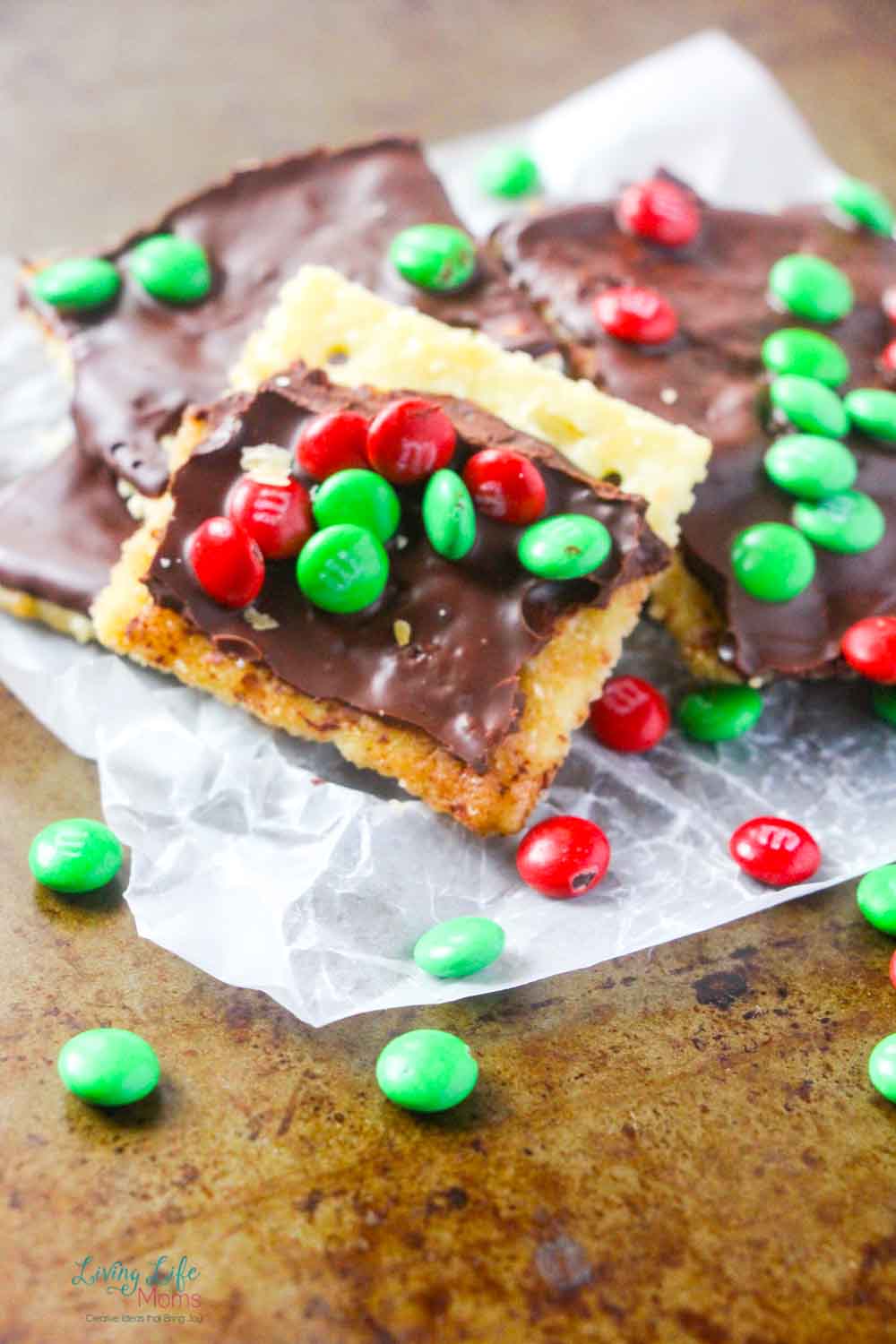 holiday bark with M&Ms