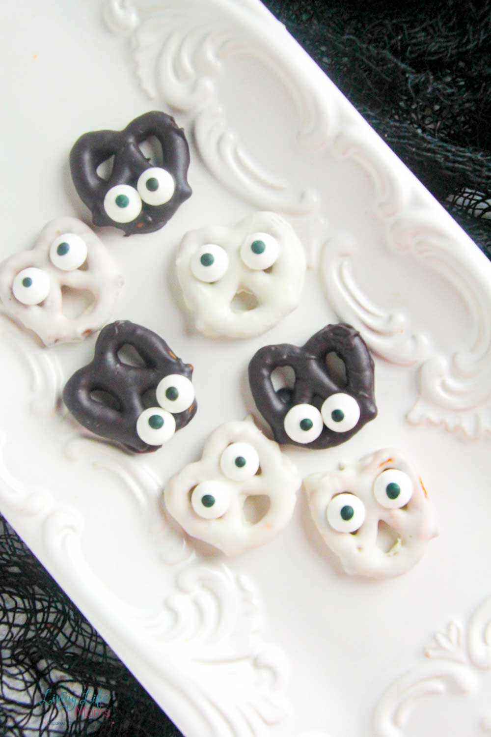 halloween pretzel treats 